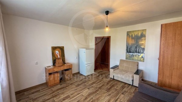 2-к квартира, 3/3 эт., 49м²