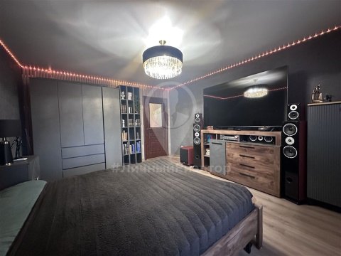 1-к квартира, 7/10 эт., 42м²